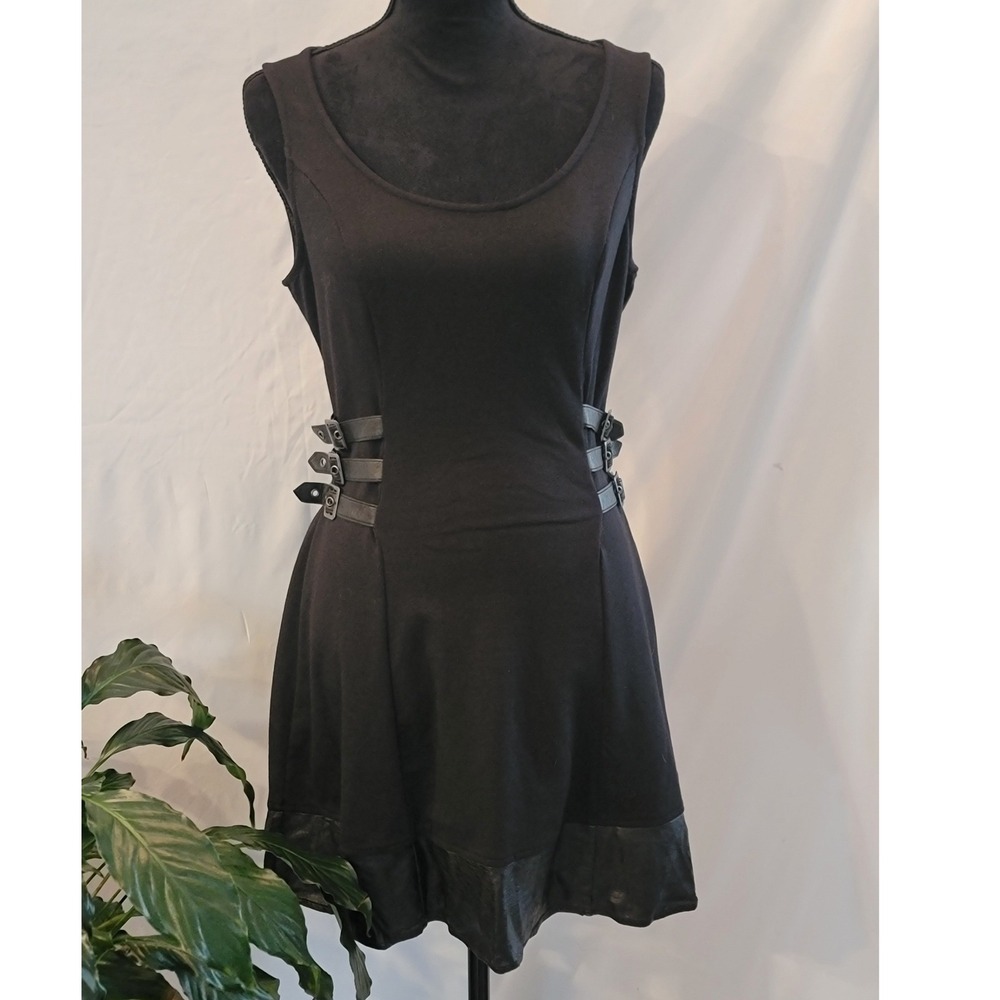 Hot Topic‎ Black Buckle Waist Sleeveless Goth Punk Mini Dress Faux Leather Trim